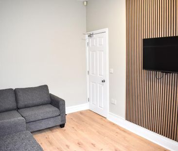 5 bedroom terraced house to rent - Photo 1