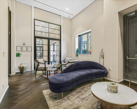 Room in a Shared Flat, York Place, SW11 - Photo 3