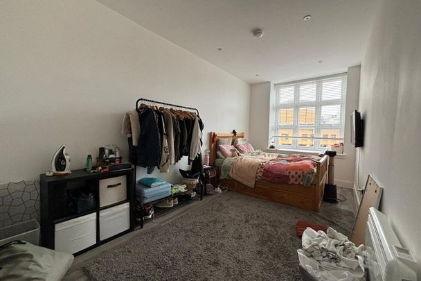 College Place, Southampton - Photo 1