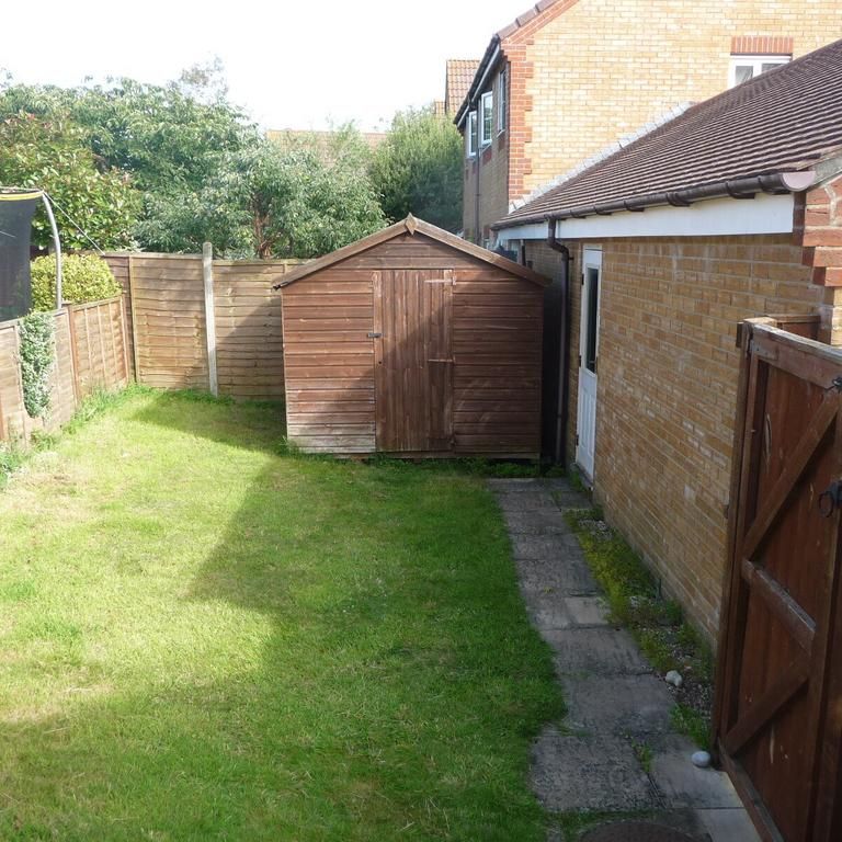 3 bedroom semi-detached house to rent - Photo 1