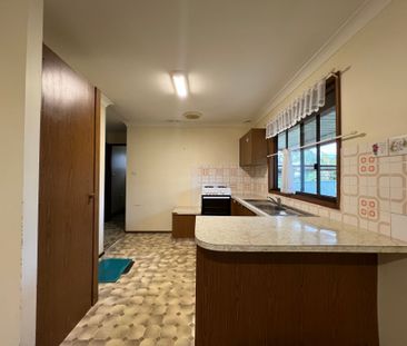 Located in Great Position - Photo 5