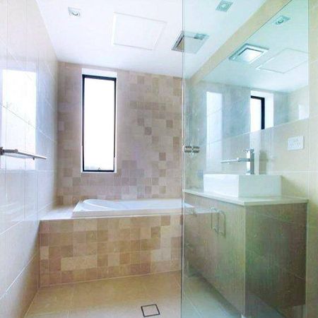 3 BEDROOM UNIT - CBD LIVING -WALK TO THE BEACH - Photo 3