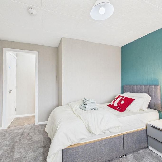 4 bedroom house of multiple occupation to rent - Photo 1