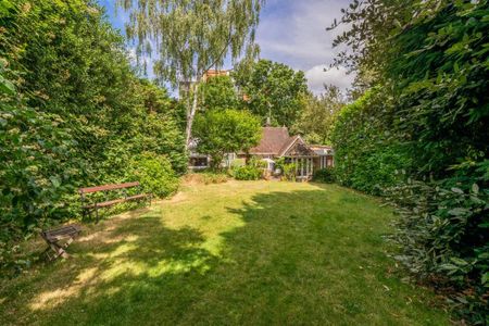 3 bedroom detached house to rent - Photo 2