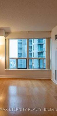 Yonge/Sheppard Bright +Spacious 1Bdrm Freshly Painted 9Ft Ceilings - Photo 1