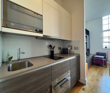 Clapham Road, London, SW9 - Photo 1