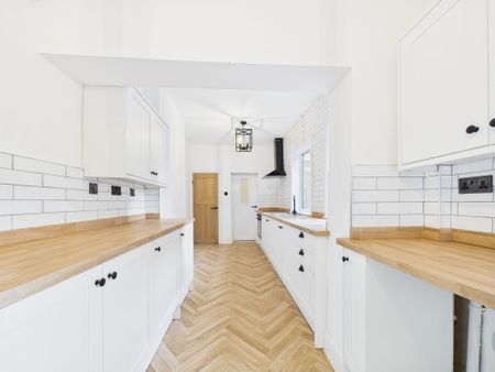 Turner Street, Leigh, WN7 - Photo 2