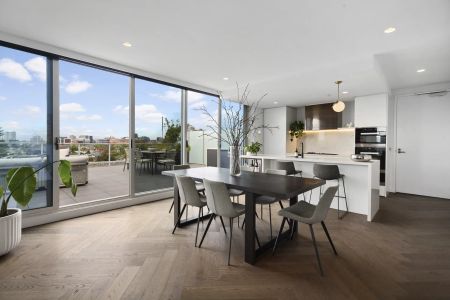 Luxury Furnished Residence with Spectacular Terrace & Park Views - Photo 3