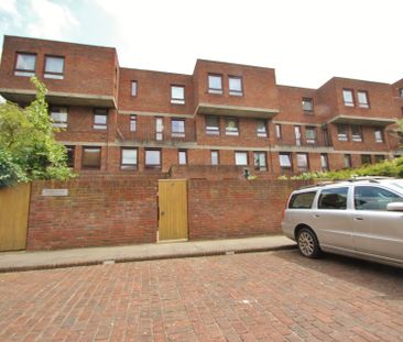 More Close, St Paul's Court, Hammersmith, London, W14 - Photo 4