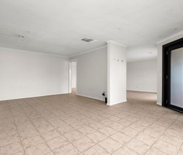 Meticulously maintained residence Nestled within the charming Pavilions Estate - Photo 1