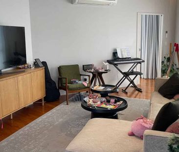 Charming Island Bay 3BR Home w/ Views - Photo 3