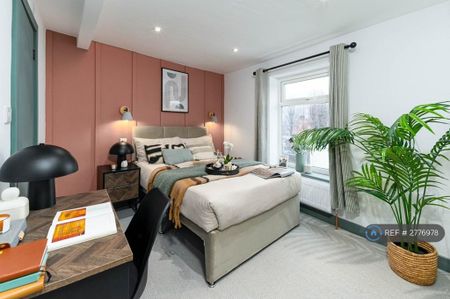 1 bedroom in a house share to rent - Photo 2