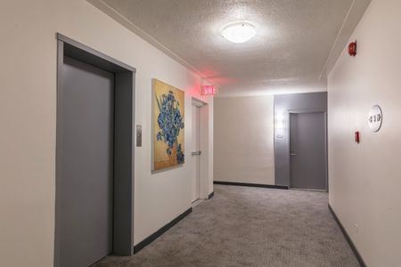 2400 Van Horne - Photo 3