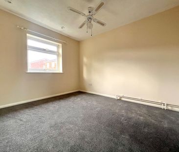 3 Bed Semi-Detached House, Barford Rise, LU2 - Photo 1