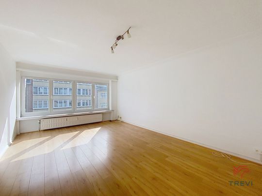 Appartement met 2 slaapkamers en parkeerplaats - Photo 1