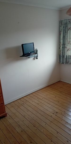 Room in a Shared House, Southcote, RG30 - Photo 1