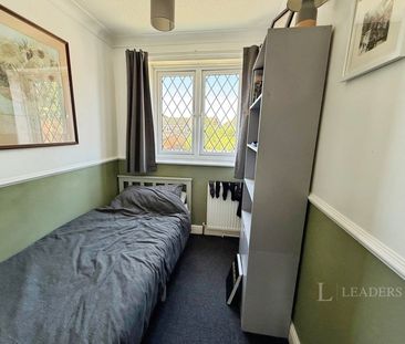 3 bedroom house to rent Acacia Road, Hordle, Lymington, SO41 - Photo 5