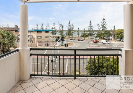 312/392 Marine Parade, LABRADOR, QLD, 4215 - Photo 4
