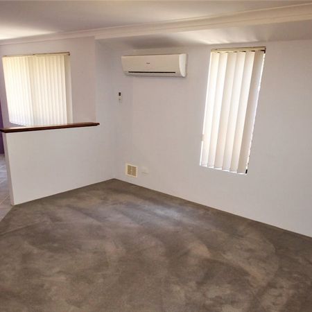 LOW MAINTENANCE LIVING! - Photo 4