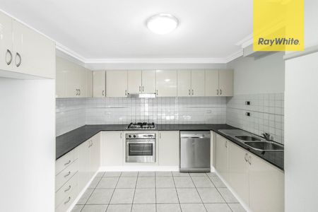 Beautifully Enhanced 2 Bedroom Apartment! - Photo 5