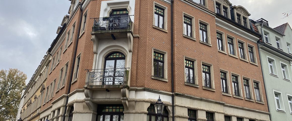 Geräumige 2-Zimmer-Mansardenwohnung in gepflegtem Mehrfamilienhaus zu vermieten! - Foto 1