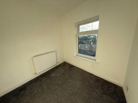 2 bedroom semi-detached house to rent - Photo 2