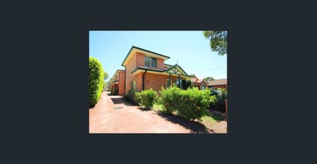 Well maintained 2 bedroom townhouse - Photo 3