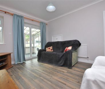 4 bedroom semi-detached house to rent - Photo 4