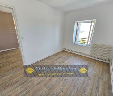 Location Appartement 2 pièces 33m² ST JUST MALMONT 43240 - Photo 2