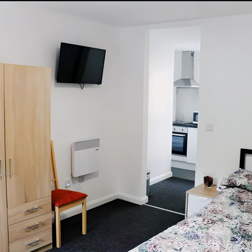 One Bed Flat - Photo 1