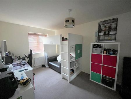 4 bedroom detached house to rent - Photo 2