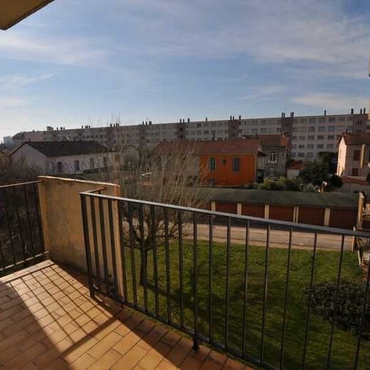 BEAU F4 AVEC BALCON, GARAGE ET CAVE - Photo 1