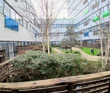 3 bedroom flat to rent - Photo 6