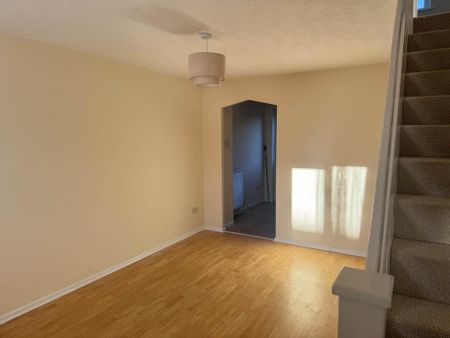 2 bedroom terraced house to rent - Photo 2