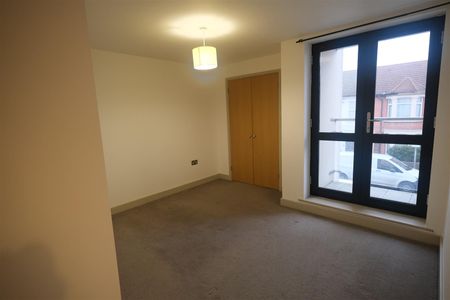 2 Bedroom Flat - Photo 5