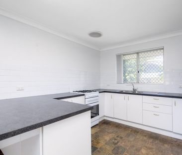 Spacious Family Living on 971sqm – Exceptional Location! - Photo 6