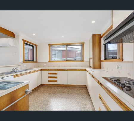 5 Princess Place, East Devonport, Tas 7310 - Photo 2
