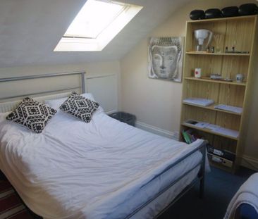 6 bedroom terraced house to rent - Photo 3