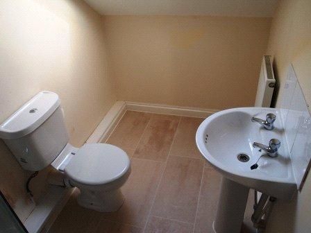 3 bedroom terraced house to rent - Photo 2