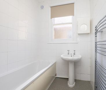 2 bedroom maisonette to rent - Photo 1