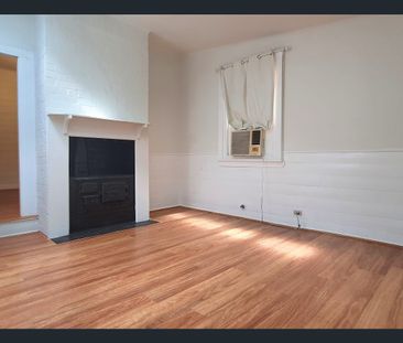 3 bedroom house with large backyard - Photo 6