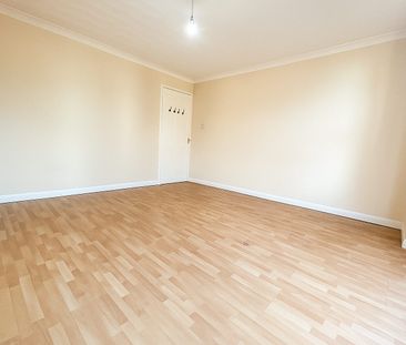 2 Bedroom Flat To Let - HP13 - Photo 2