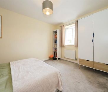 3 bedroom end of terrace house to rent - Photo 4