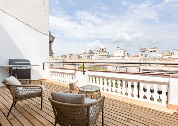 Espectacular Ático Dúplex de Lujo con Terraza Privada en el Corazón de Barcelona