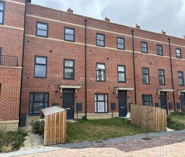 2 bedroom terraced house to rent - Photo 2