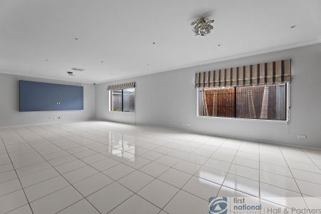 Modern 4-Bedroom Family Home - Photo 2