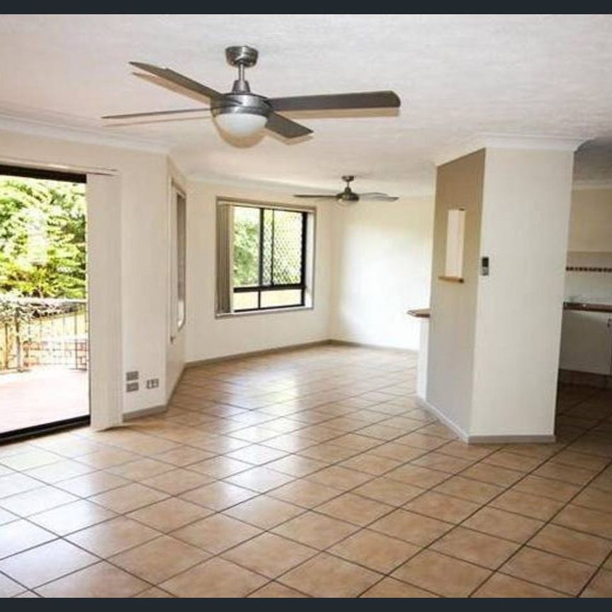 Walk to the Beach – Lifestyle & Location Combined - Photo 1