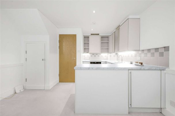 A charmingly designed 1 bedroom flat on Cramer Street in the heart of Marylebone. - Photo 1