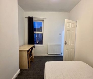 Room in a Shared House, Norton St, L20 - Photo 1