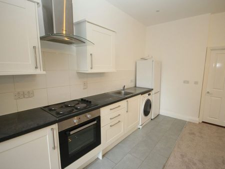 Flat to rent on - Photo 5